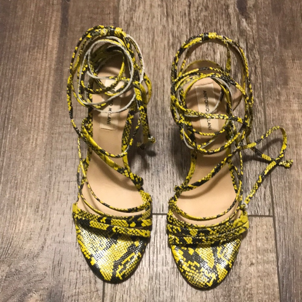 ANTONIO MELANI NWT YELLOW BLACK SANDALS